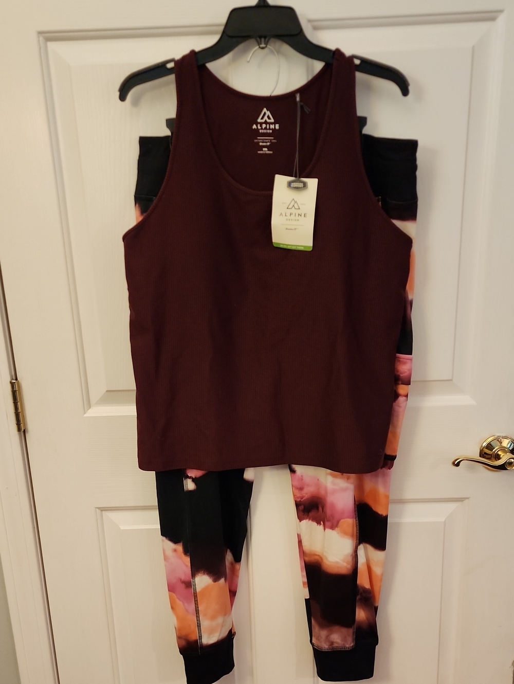 Alpine Design Women's Leggings & Ribbed Burgundy Tank